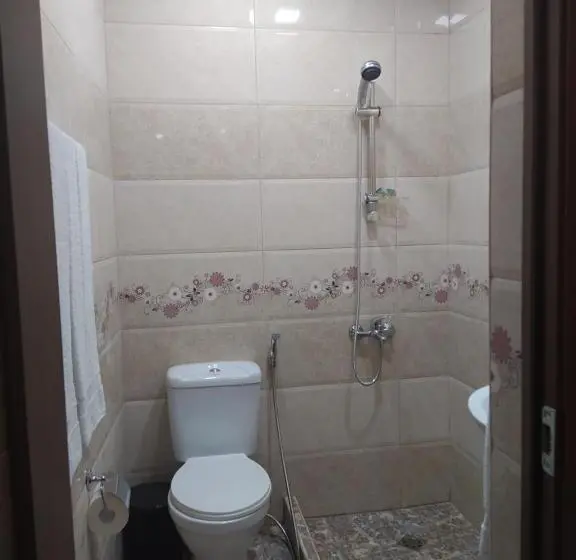 اتاق استاندارد چهار تخته, N1
