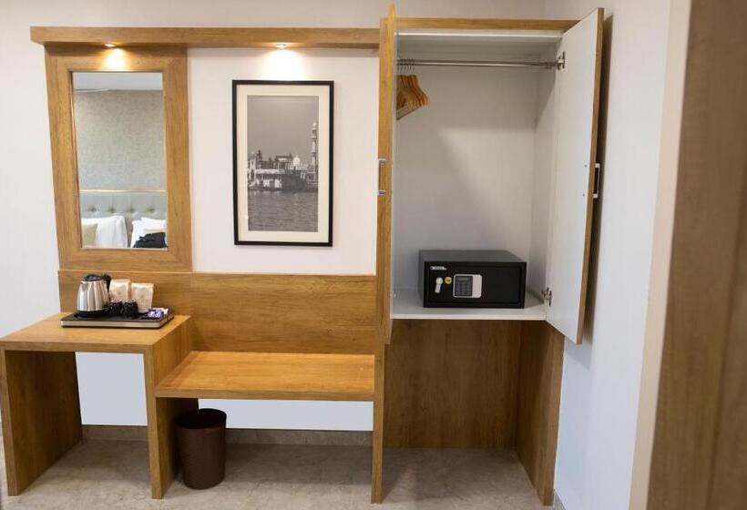 جناح سوبيريور, Grace Galaxy