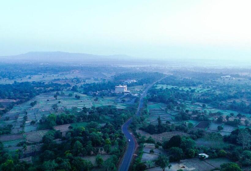 غرفة إدارية سرير كينج, Regenta Resort Belagavi