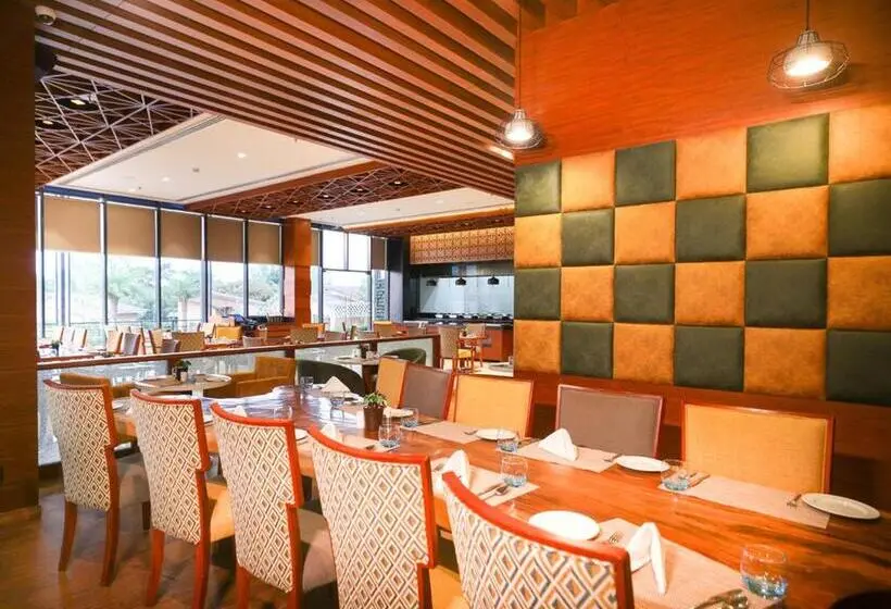 キングサイズベッドのエクゼクティブルーム, Regenta Resort Belagavi