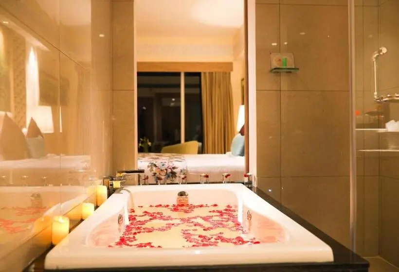 デラックススイート, Regenta Resort Belagavi