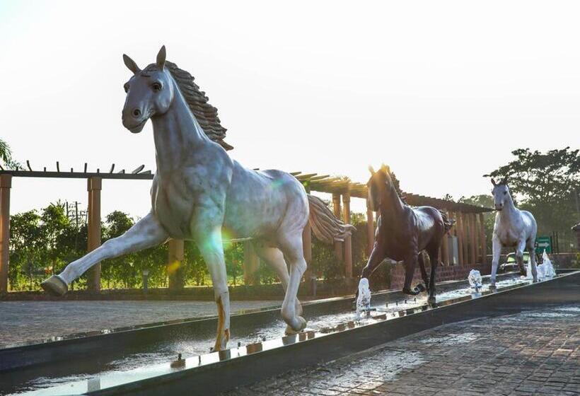 ‫فيلا غرفة نوم واحدة, Regenta Resort Belagavi