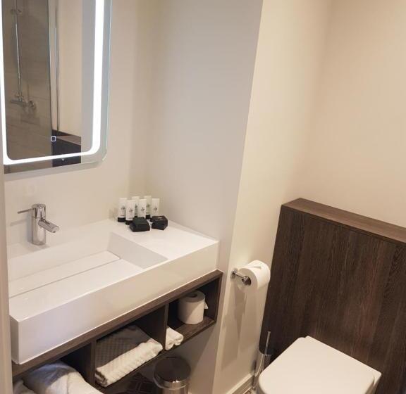 Family Suite, Base Dingle