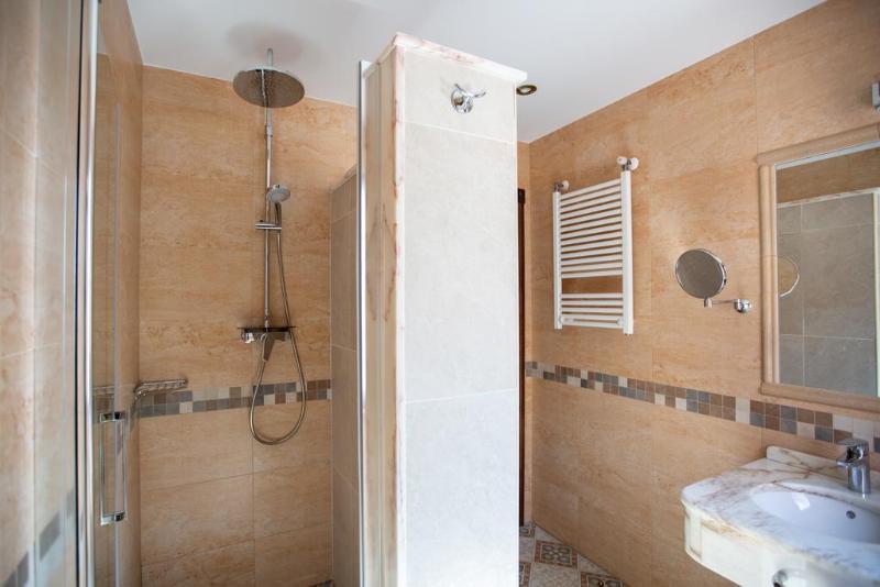 غرفة قياسية, Cerro La Nina