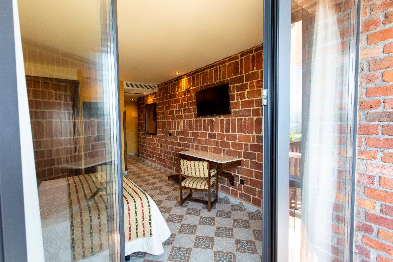 غرفة قياسية, Cerro La Nina