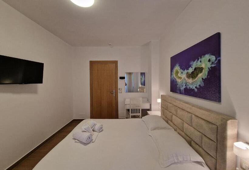 اتاق لوکس, Queen Margaret Seaside