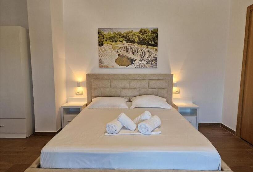 اتاق لوکس با بالکن و چشم‌انداز دریا, Queen Margaret Seaside