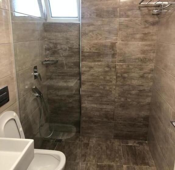 اتاق راحتی سه تخته, Queen Margaret Seaside