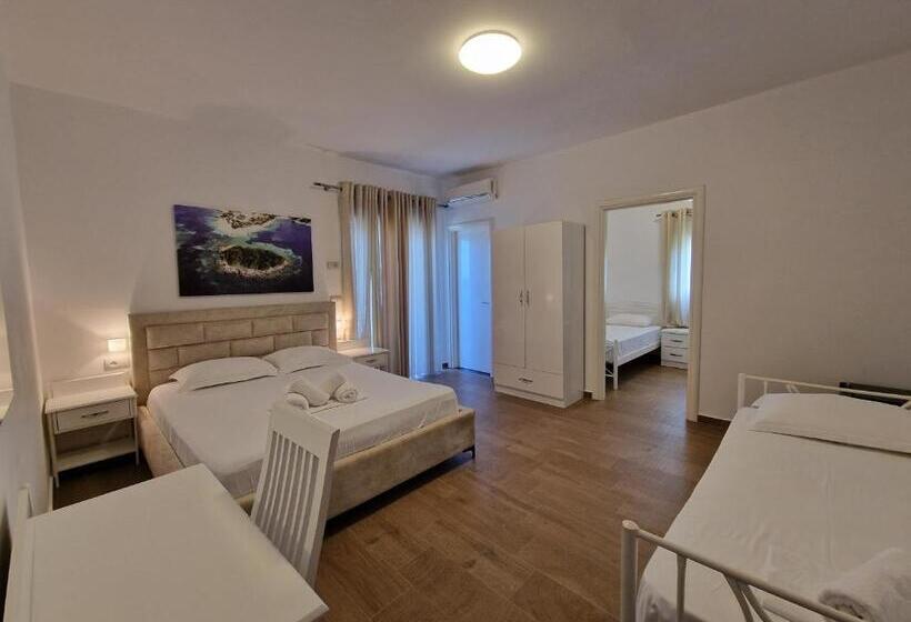 سوییت سوپریور با چشم‌انداز دریا, Queen Margaret Seaside