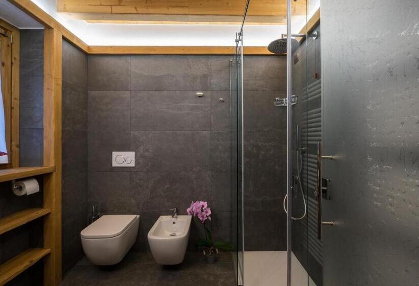 חדר סטנדרט לארבעה, I Riviù