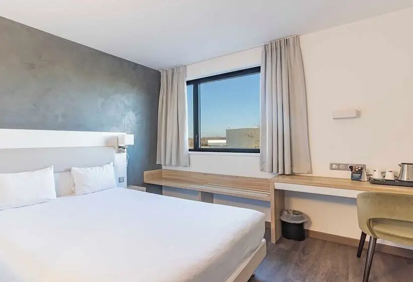 スタンダードトリプルルーム, B&b Hotel Brumath Bernolsheim