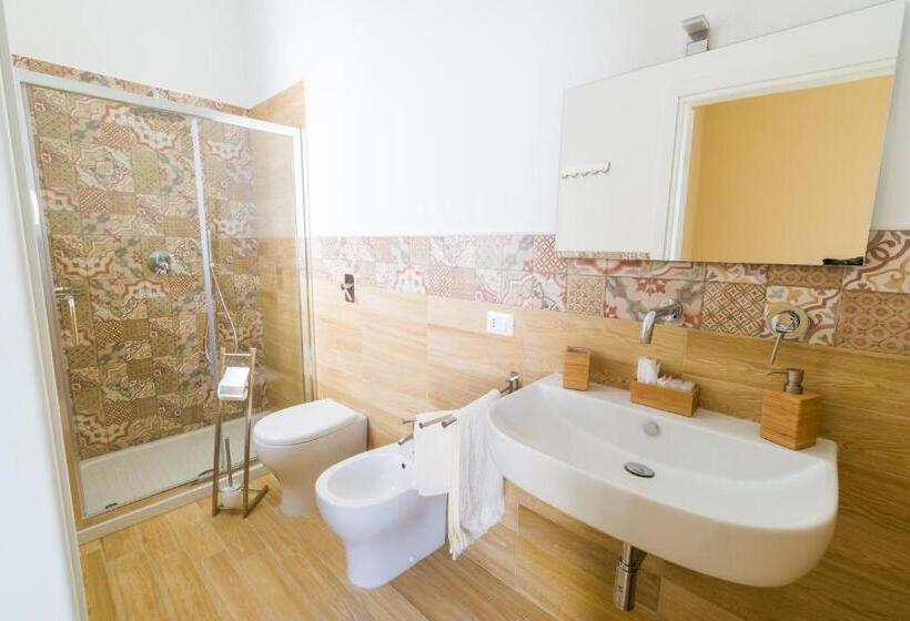 四人标准间, Stabile Hospitality