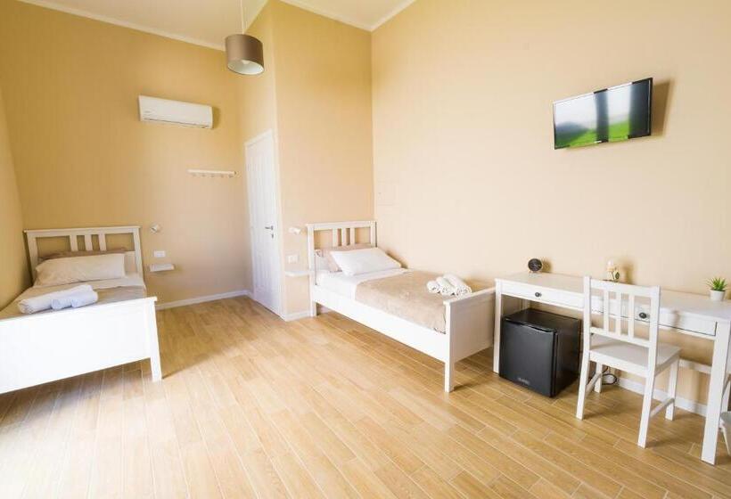 四人标准间, Stabile Hospitality