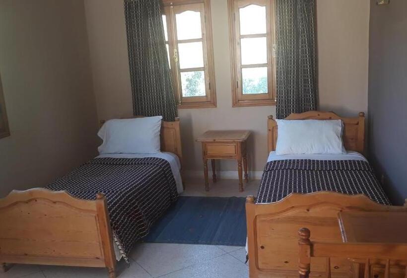 اتاق استاندارد سه تخته با سرویس بهداشتی مشترک, Ecolodge Espace Tamount