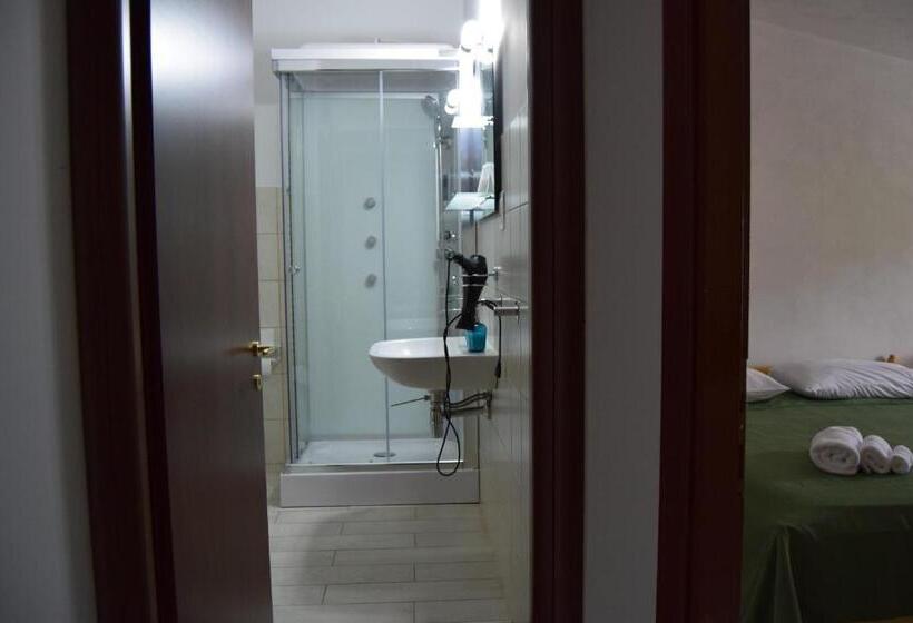 Четырехместный Номер Стандарт, La Quercia B&b