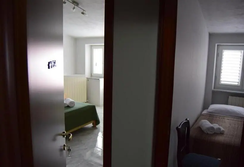 スタンダード4人部屋, La Quercia B&b