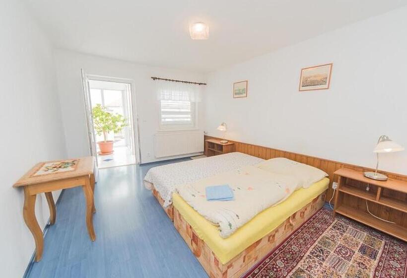 חדר דלוקס, Pension U Kostela