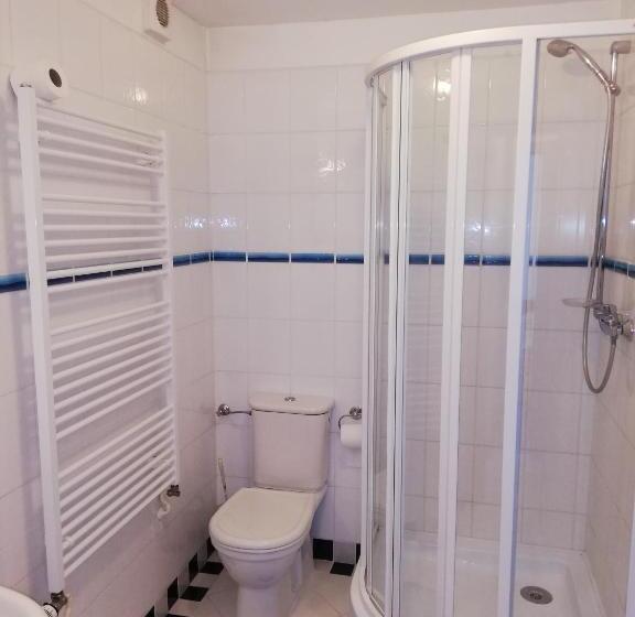 חדר סטנדרט לארבעה, Pension U Kostela