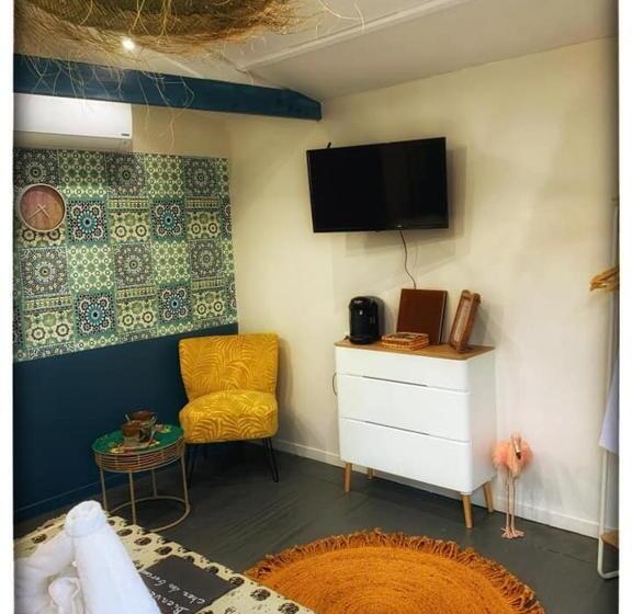 Номер Стандарт Вид на Сад, Chambres D'hôtes Les Garçons