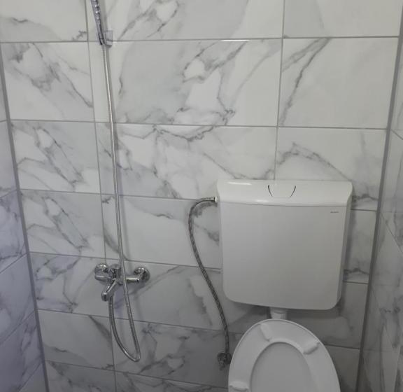 اتاق استاندارد, Edelweiss Hostel