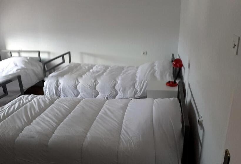 اتاق چهار تخته با دستشویی مشترک, Edelweiss Hostel