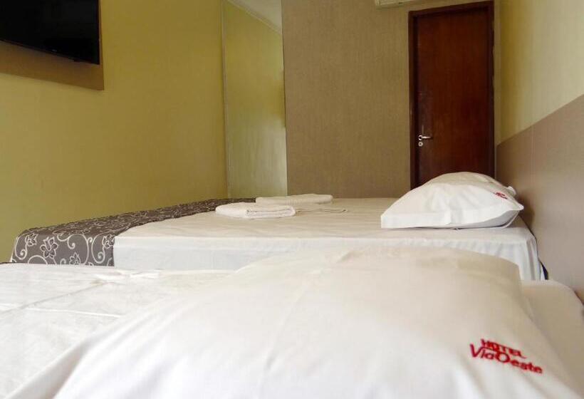 标准三人间, Via Oeste