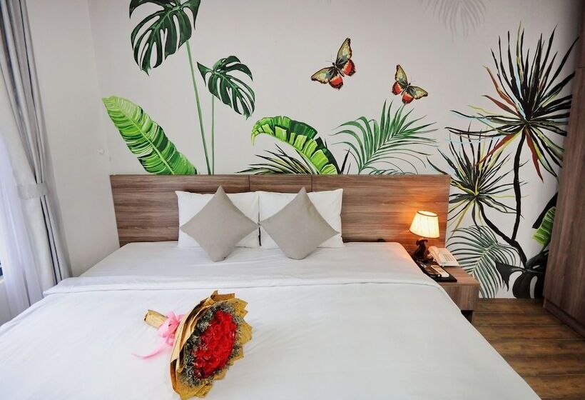 اتاق سوپریور با چشم‌انداز شهر, Mega Light