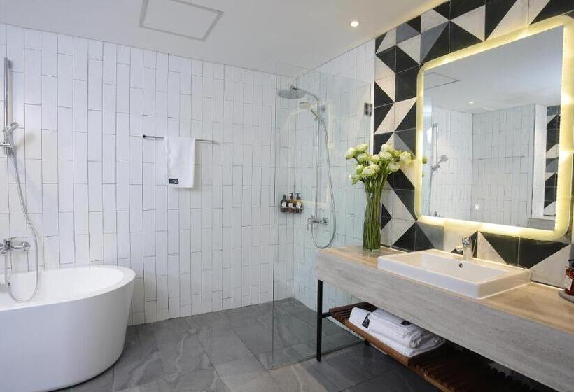 Люкс, Baitong Hotel & Resort Phnom Penh
