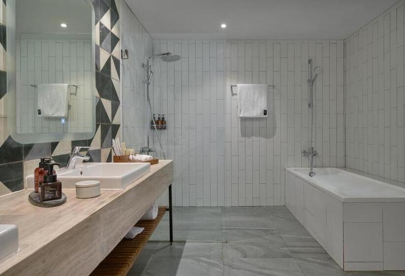 חדר דלוקס נוף לעיר, Baitong Hotel & Resort Phnom Penh