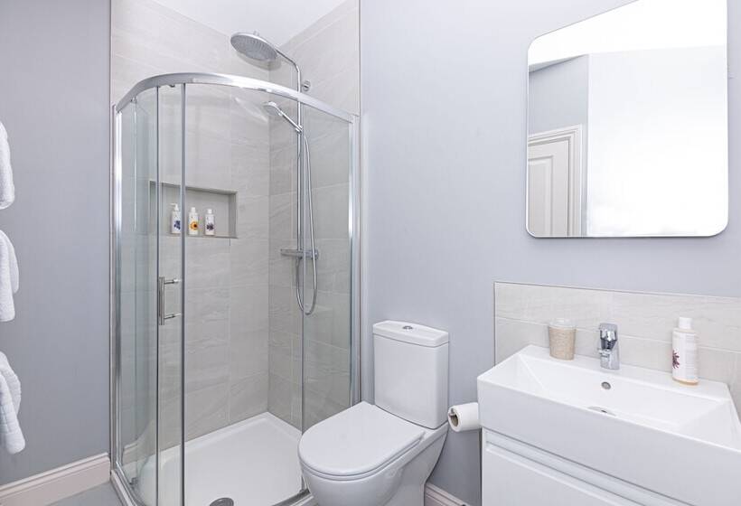 Номер Deluxe, Caboose