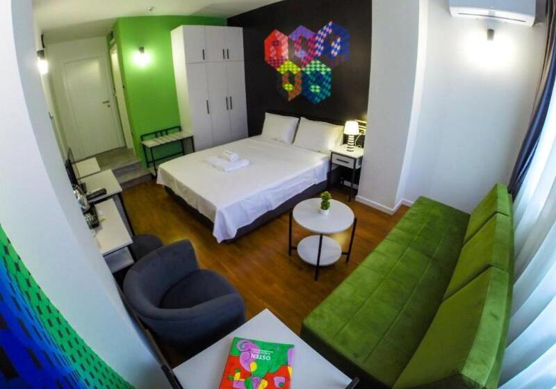 اتاق استاندارد سه نفره, Osten Art