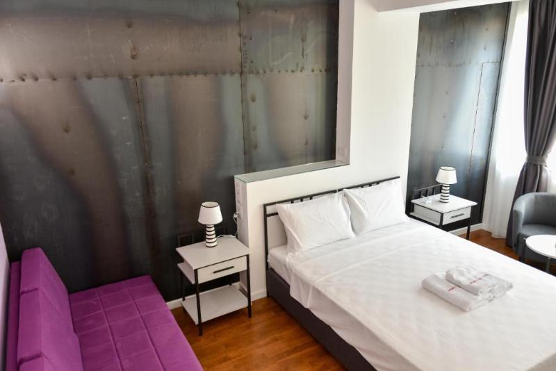 اتاق استاندارد سه نفره, Osten Art