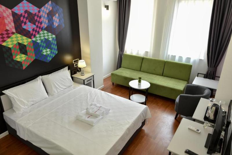 اتاق استاندارد سه نفره, Osten Art