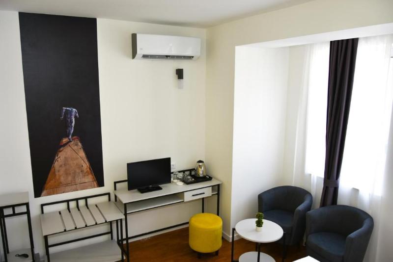 اتاق استاندارد, Osten Art