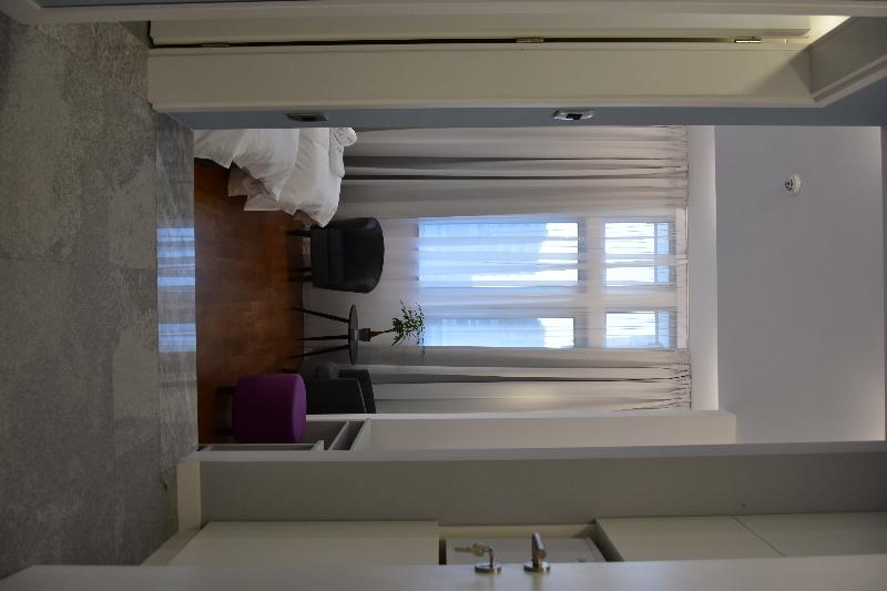 اتاق استاندارد, Osten Art