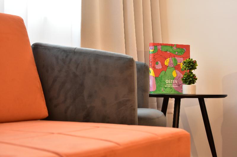 اتاق استاندارد سه نفره, Osten Art