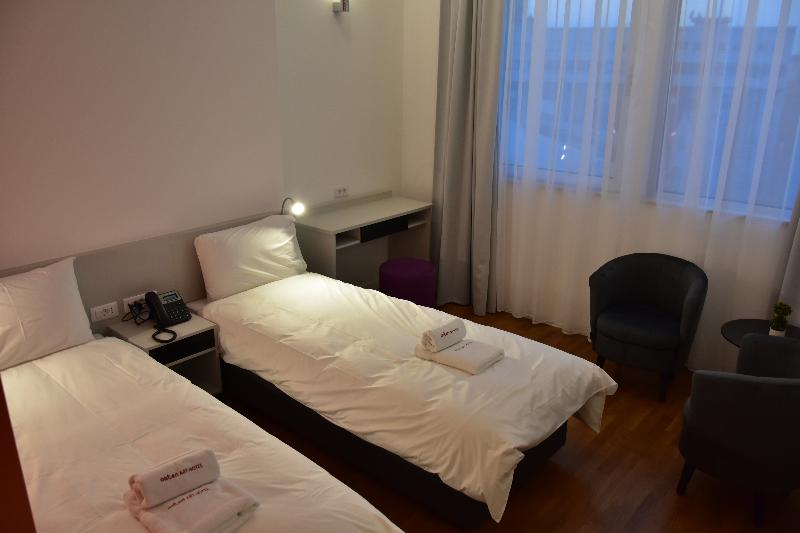 اتاق استاندارد, Osten Art