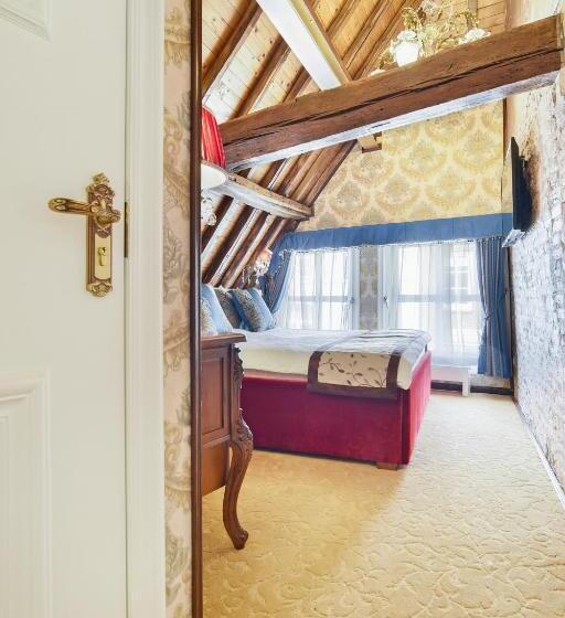 غرفة قياسية, The Stamp