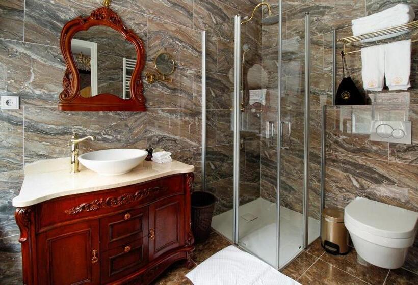 غرفة سوبيريور, The Stamp