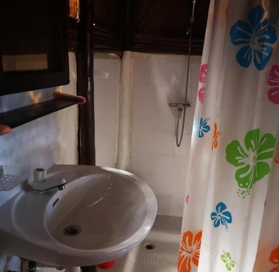 اتاق استاندارد, Chez Alex