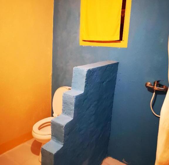 اتاق لوکس با بالکن و چشمانداز دریا, Chez Alex