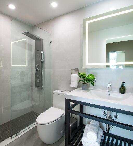 디럭스 스튜디오, The Lauderdale Boutique