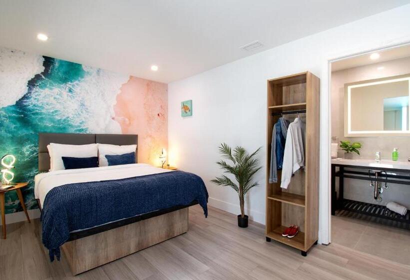 디럭스 스튜디오, The Lauderdale Boutique