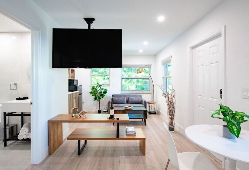 주니어 스위트, The Lauderdale Boutique