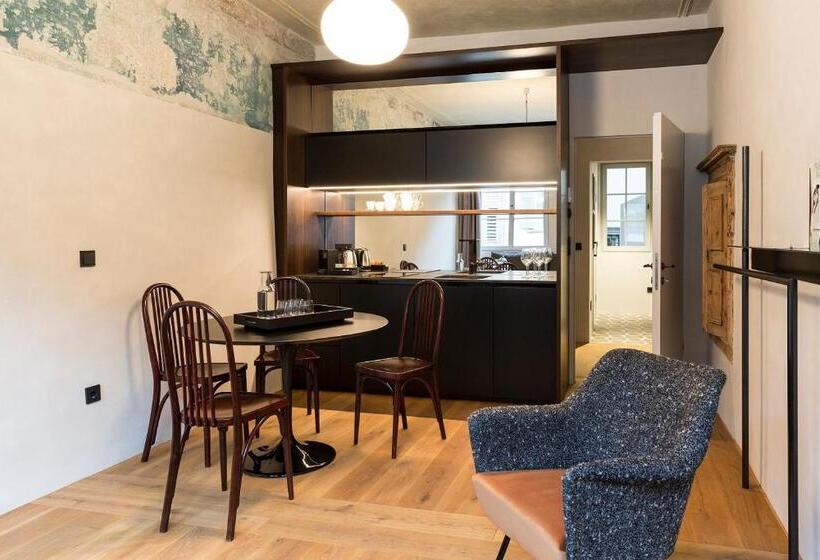 سوئیت 2 خوابه, Goldenstern Townhouse