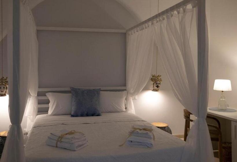 Четырехместный Номер Стандарт с Балконом, Cocciu D'amuri