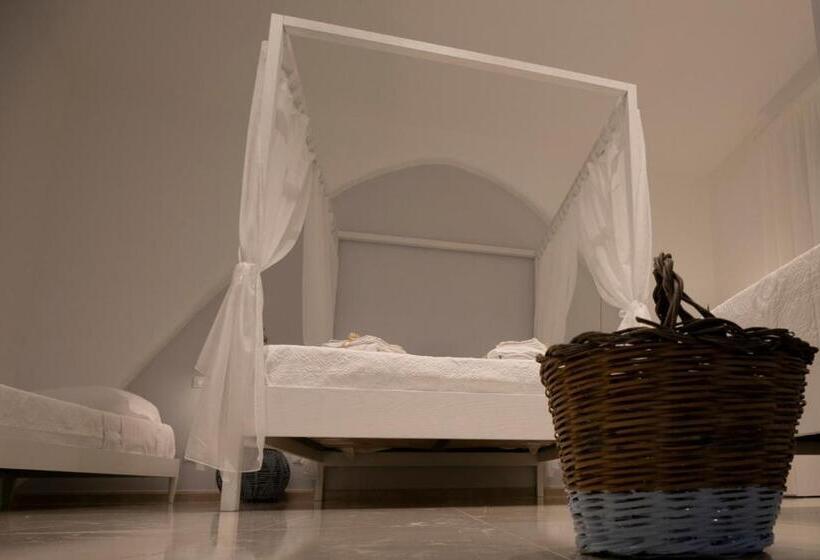 Четырехместный Номер Стандарт с Балконом, Cocciu D'amuri