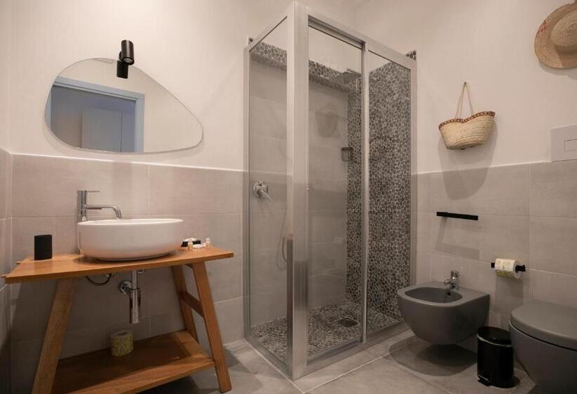 Четырехместный Номер Стандарт с Балконом, Cocciu D'amuri