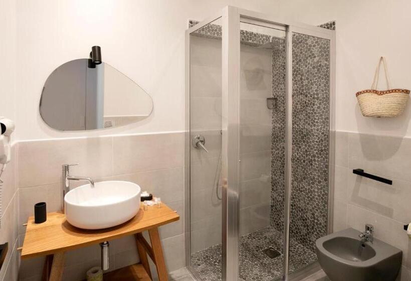 Четырехместный Номер Стандарт с Балконом, Cocciu D'amuri