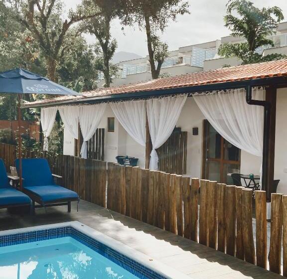 스탠다드 트리플 룸 풀장 전망, Pousada Pono Village